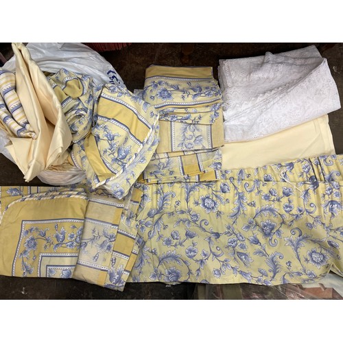 158 - BLUE YELLOW FLORAL BEDROOM LINEN SET