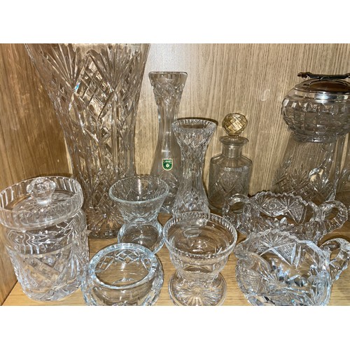 467 - SHELF OF CUT AND PRESSED GLASSWARE INCLUDING ROSE BOWL, BRIERLEY BOWL, JUGS AND VASES