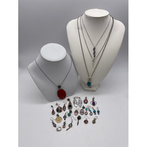 572 - BAG OF SILVER AND WHITE METAL JEWELLERY INCLUDING SEMI PRECIOUS STONE, MOSS AGATE, TURQUOISE MOUNTED... 