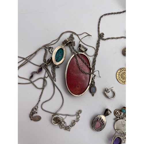 572 - BAG OF SILVER AND WHITE METAL JEWELLERY INCLUDING SEMI PRECIOUS STONE, MOSS AGATE, TURQUOISE MOUNTED... 