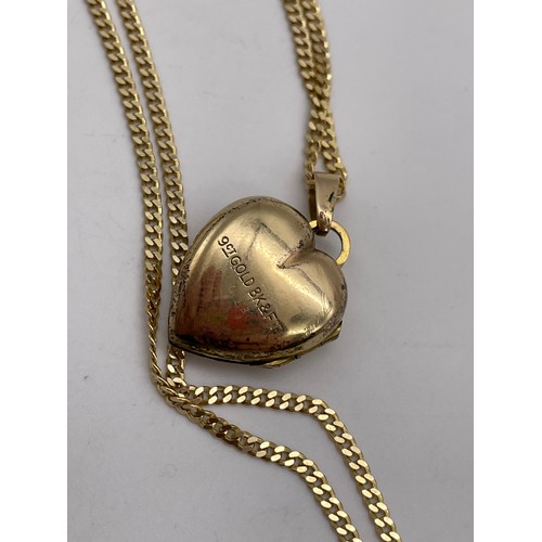 542 - 9CT GOLD FLAT CURB CHAIN WITH HEART SHAPED 9CT GOLD PLATED BACK AND FRONT LOCKET