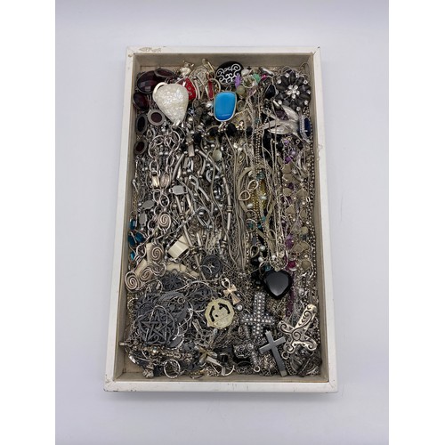 585 - TRAY OF SILVER COLOURED METAL CHAINS, PENDANTS AND NECKLACES