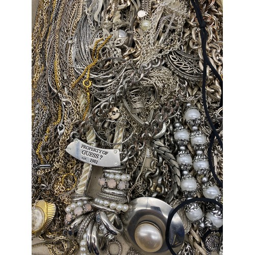 584 - TRAY OF SILVER COLOURED METAL CHAINS, PENDANTS AND NECKLACES