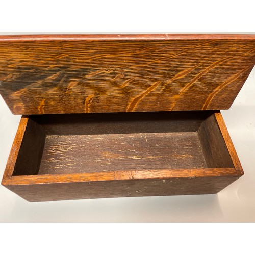 482 - OAK DOUBLE HINGED BOX