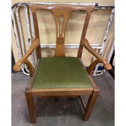 147 - GOOD QUALITY HAND CRAFTED GEORGIAN DESIGN OAK ELBOW CHAIR