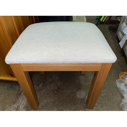 143 - OAK BEIGE UPHOLSTERED DRESSING STOOL