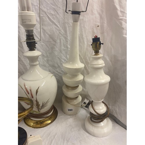 392 - GROUP OF TABLE LAMPS INC LOBED, HAND PAINTED, AND FIGURAL PANEL EXAMPLE