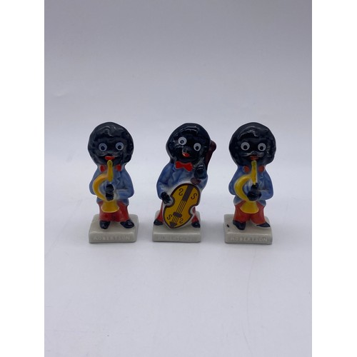 446 - SELECTION OF ROBERTSON ADVERTISING JAM BAND AND FOOTBALL SERIES FIGURES