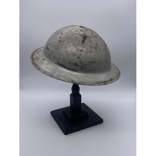 462 - WWII MILITARY TIN HELMET