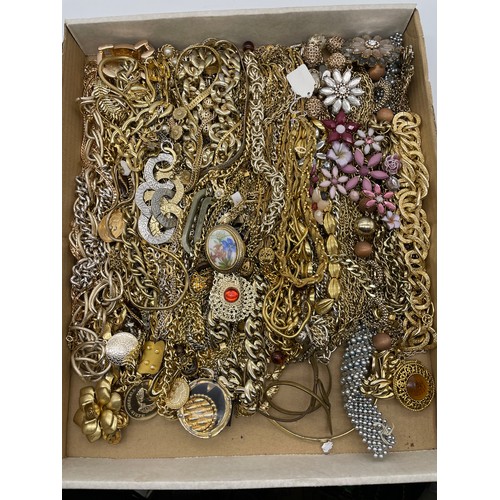 513 - TWO TRAYS OF COSTUME JEWELLERY CHAINS AND DIAMANTE NECKLACES