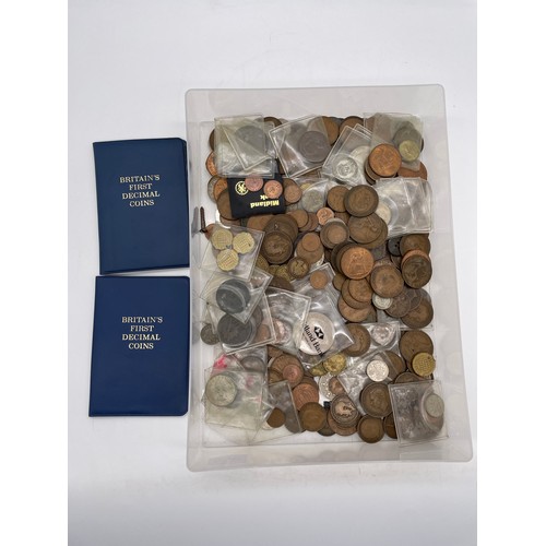 530 - TRAY OF MIXED GB PRE DECIMAL COINS AND TWO FIRST DECIMAL COIN SETS