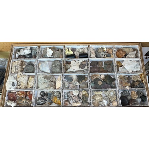 525 - TRAY OF 20 COMPARTMENTS OF ROCK AND MINERAL SAMPLES