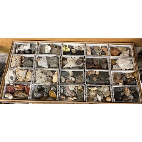 525 - TRAY OF 20 COMPARTMENTS OF ROCK AND MINERAL SAMPLES