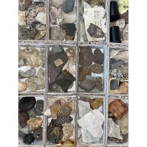 525 - TRAY OF 20 COMPARTMENTS OF ROCK AND MINERAL SAMPLES