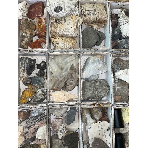 525 - TRAY OF 20 COMPARTMENTS OF ROCK AND MINERAL SAMPLES