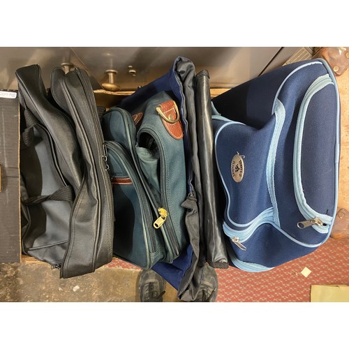 391 - SELECTION OF BAGS INCLUDING DUFFLE, SAMSONITE CROSS BODY AND BACKPACKS