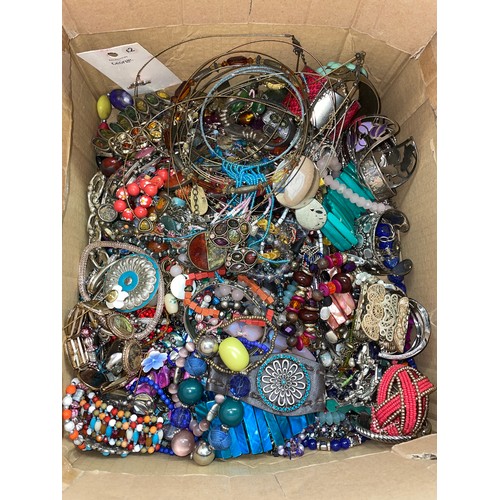 568 - BOX OF MISCELLANEOUS COSTUME JEWELLERY, CUFF BANGLES AND BRACELETS