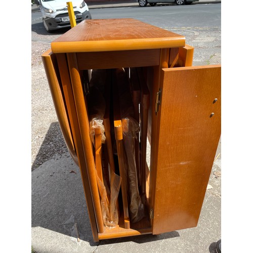 81 - DROPFLAP GATE LEG TABLE WITH FOLDING CHAIRS