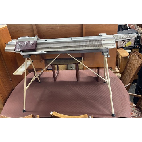 162 - PFAFF KNITTING MACHINE ON STAND, ACCESSORIES AND WOOL