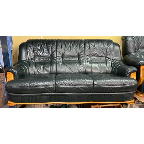 96 - WOODEN FRAMED DARK GREEN LEATHER THREE PIECE SUITE WITH MANUAL RECLINING ARMCHAIR