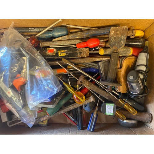 255 - MISCELLANEOUS TOOLS, BOLSTER CHISELS, VARIOUS SCREW DRIVERS