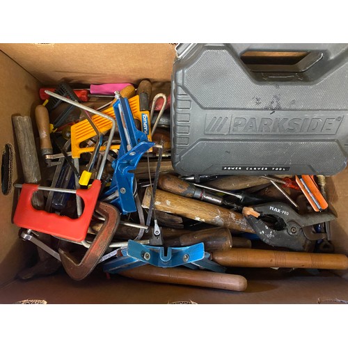 261 - BOX - MISCELLANEOUS HAND TOOLS