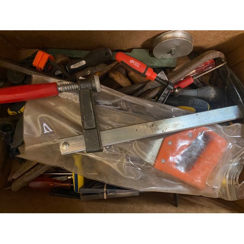 265 - CARTON - SAWS AND CLAMPS