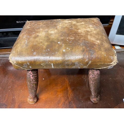 62 - VINTAGE MILKING STOOL