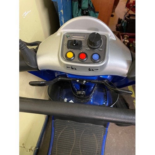 165 - KYMCO MOBILITY SCOOTER WITH CHARGER - NO KEYS