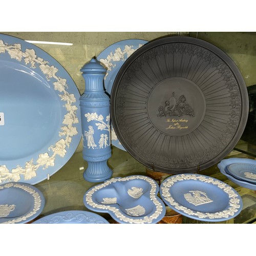 366 - WEDGWOOD POWDER BLUE JASPER WARE PIN DISHES AND TRINKETS AND LIMITED EDITION BLACK BASALT PLATE