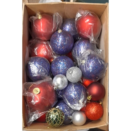 380 - CARTON OF VARIOUS CHRISTMAS DECORATIONS AND BAUBLES