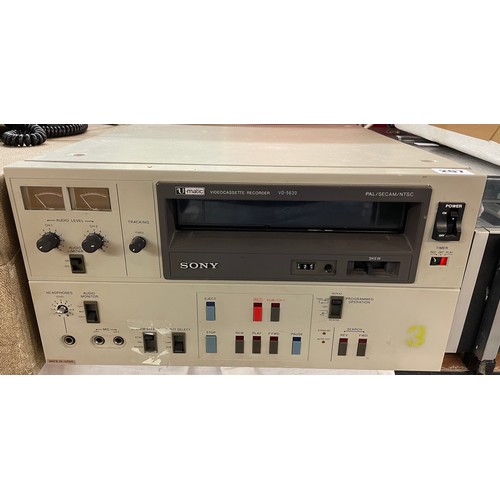 207 - SONY HUMATIC VIDEO CASSETTE RECORDER