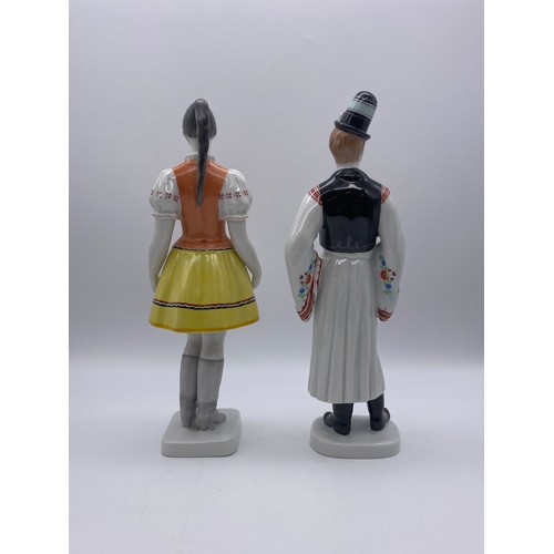 512 - PAIR OF HOLLOHAZA HUNGARIAN PORCELAIN PEASANT FIGURE GROUPS