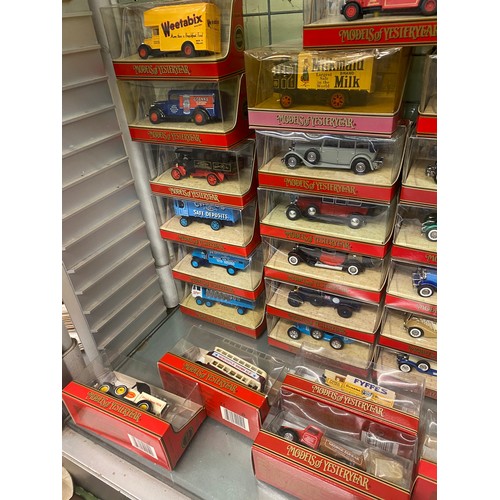 325 - SHELF OF MODELS OF YESTER YEAR Y SERIES MINT AND BOXED DIE CAST CARS