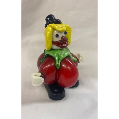 439 - MURANO GLASS BASKET CLOWN, SOLID BODY CLOWN AND CLOWN HAT SPILL VASE