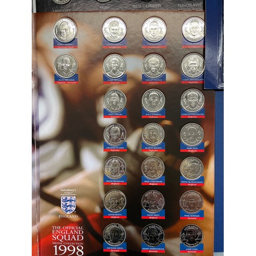 557 - FOOTBALL ITALIA WORLD CUP 1990 COMMEMORATIVE MEDAL COLLECTION, ESSO WORLD CUP COIN COLLECTION, 1998 ... 