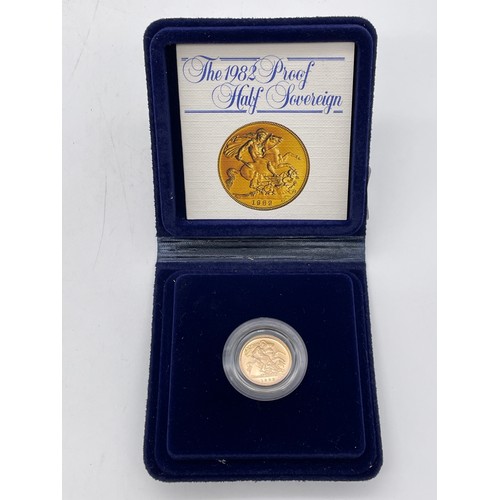 586 - 1982 PROOF GOLD HALF SOVEREIGN