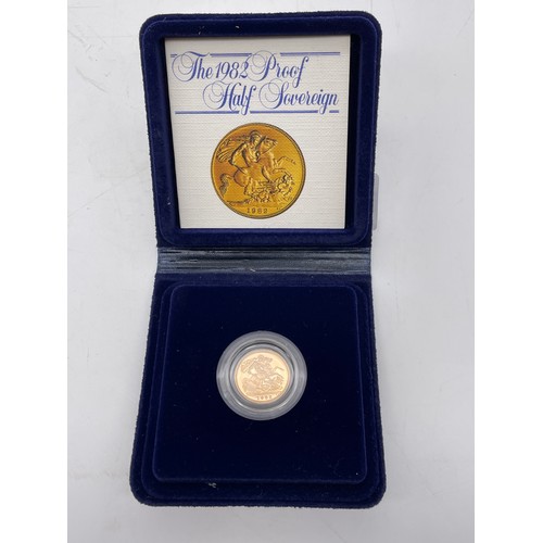 586 - 1982 PROOF GOLD HALF SOVEREIGN