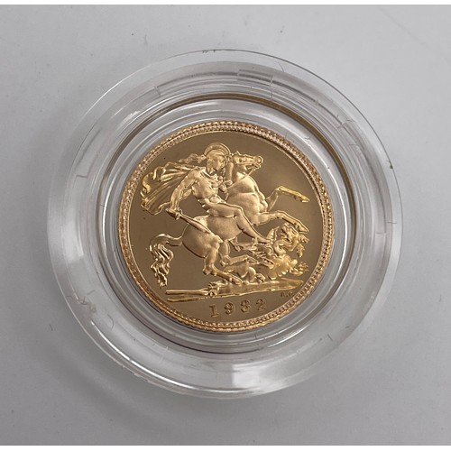 586 - 1982 PROOF GOLD HALF SOVEREIGN