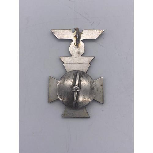 566 - GERMAN MILITARY WWII BELT BUCKLE AND BADGES