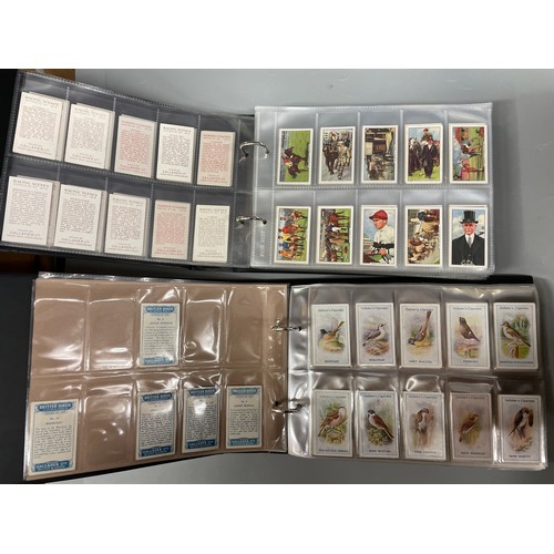 600 - TWO BINDERS OF GALLAGHER LIMITED CIGARETTE CARDS INCLUDING FAMOUS FOOTBALLERS, ZOO AND AQUARIUM,