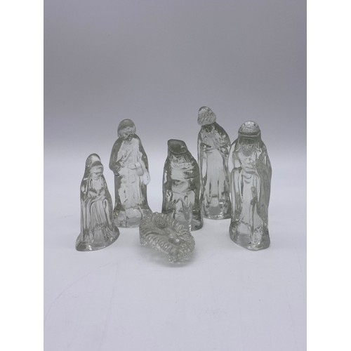 466 - GLASS NATIVITY SCENE