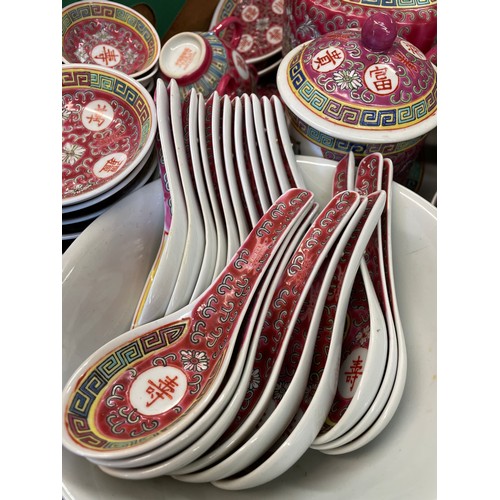 452 - CARTON - CHINESE FAMILLE JEUNE AND ROSE RICE BOWLS, LADLES, AND SERVING DISHES