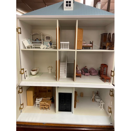 84 - GEORGIAN DESIGN TOWN HOUSE DOLLS HOUSE WITH BALUSTRADE AND QUALITY FURNITURE