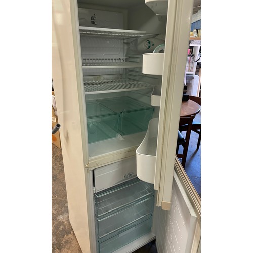 71 - HOTPOINT ICE DIAMOND FRIDGE FREEZER