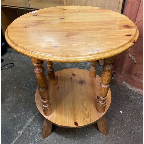 170 - PINE CIRCULAR TOPPED OCCASIONAL TABLE