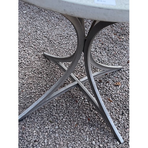 218 - METAL BASED CIRCULAR TOP GARDEN TABLE