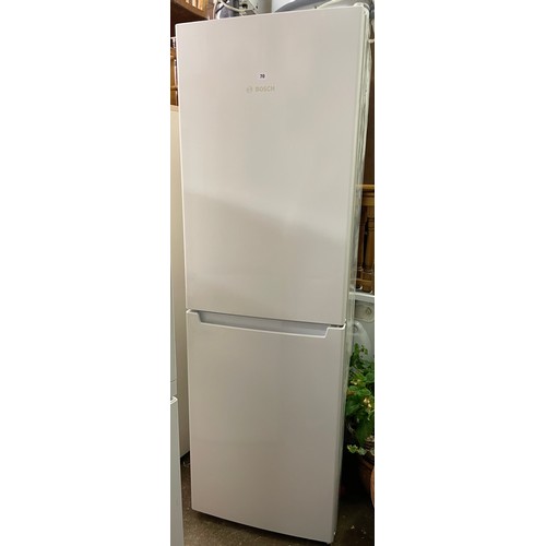 70 - BOSCH UPRIGHT FRIDGE FREEZER