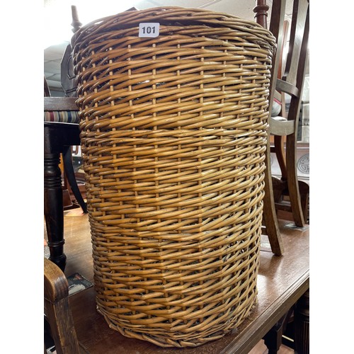 101 - RATTAN CYLINDRICAL LINEN BIN