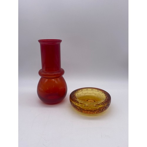 542 - RIIHIMAKI GLASS FLUTED VASE AND CONTROLLED BUBBLE DISH